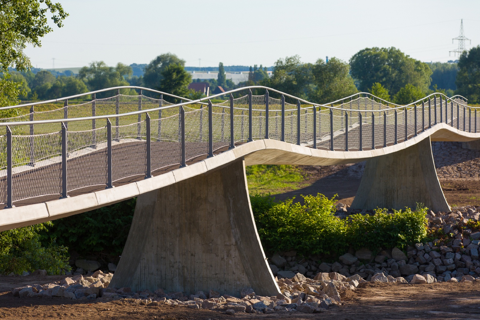 Fußgänger- und Radwegbrücke über die Zwickauer Mulde, Ansicht aus Westen, Bild: Michael Setzpfandt