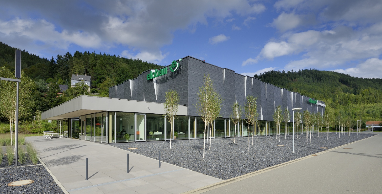 Betriebsgebäude in Probstzella, Südwesten, Zugang, Verwaltung, Birkenhain, Bild: Fotodesign Peters, Amerang